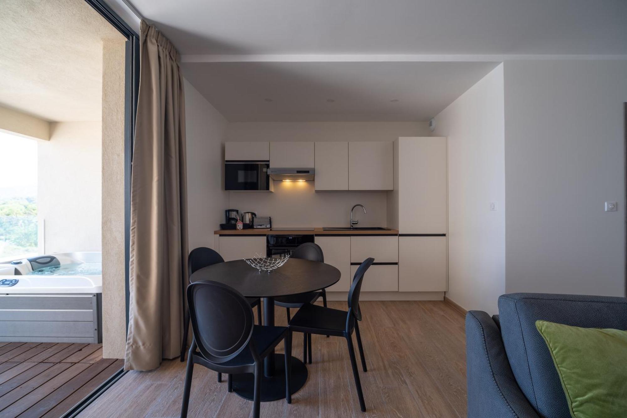 Residence Saletta Mare LʼÎle-Rousse エクステリア 写真